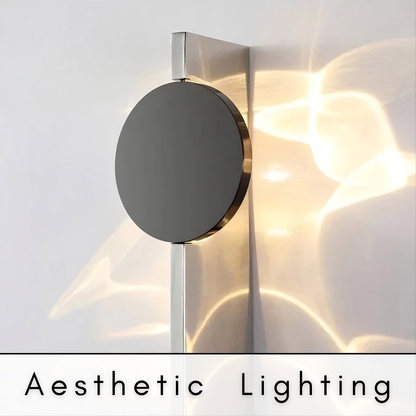 The Knavaro 360° Rotating Wall Sconce